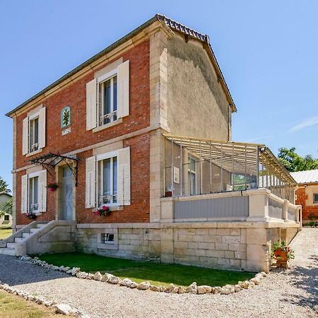 Maison Qui S'Y Frotte S'Y Pique Robert-Espagne Luaran gambar