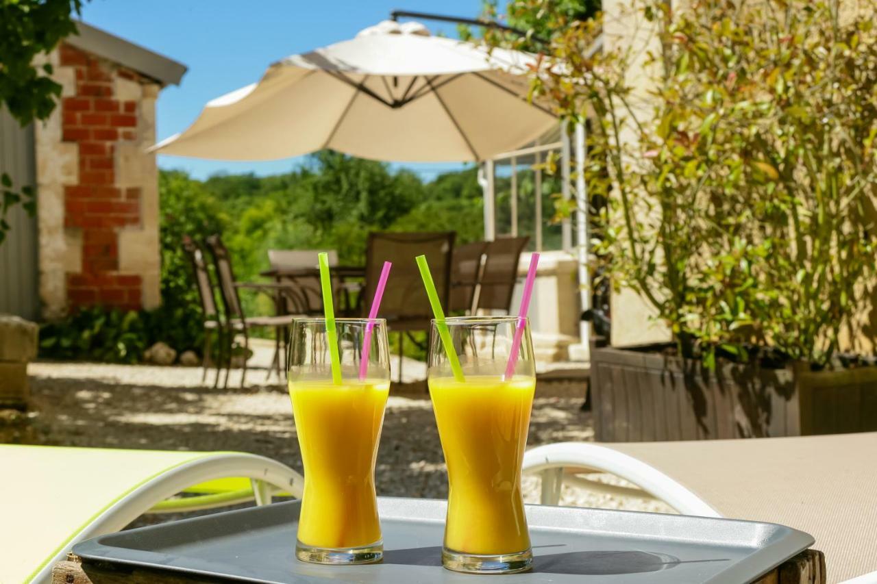Maison Qui S'Y Frotte S'Y Pique Robert-Espagne Luaran gambar